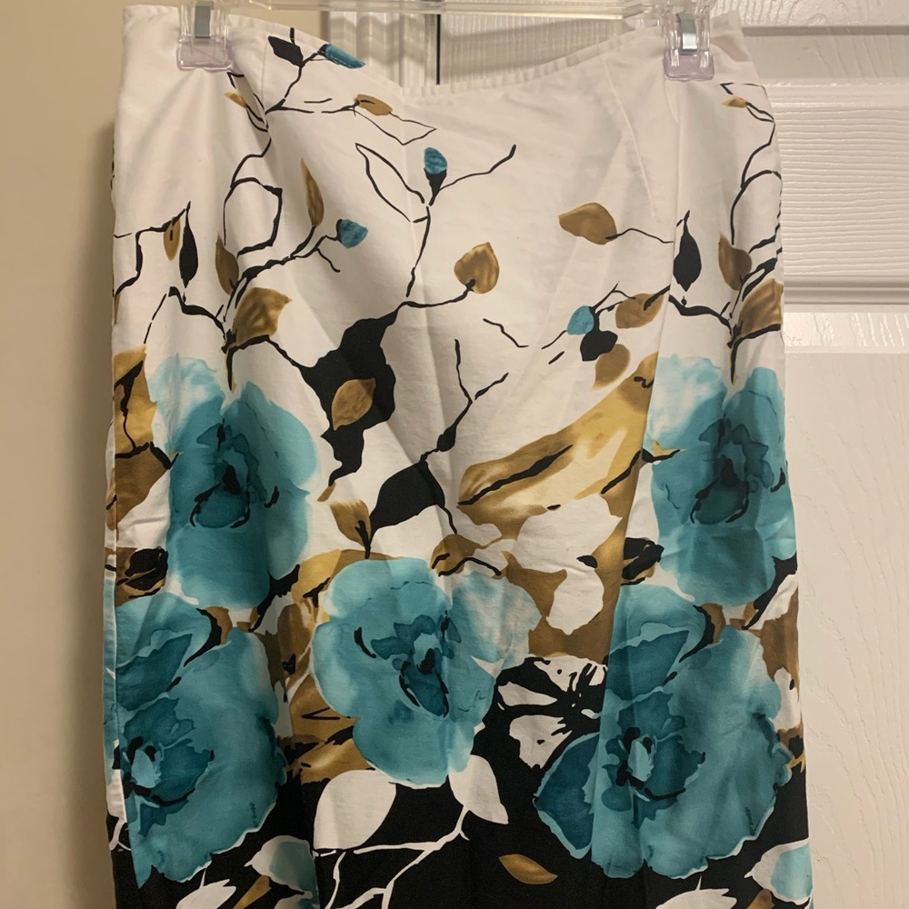 Women’s SZ 6 Covington Skirt